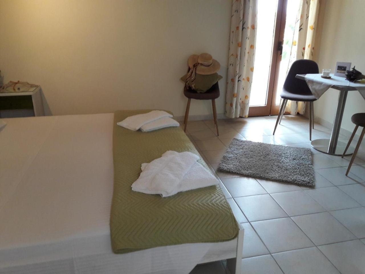 Epi Apartments Lurdáta Kültér fotó
