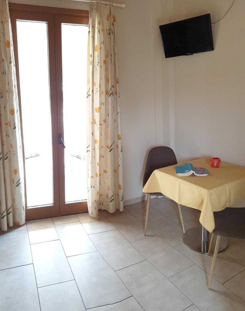 Epi Apartments Lurdáta Kültér fotó